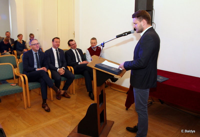 Stypendyści w ratuszu (zdjęcia)