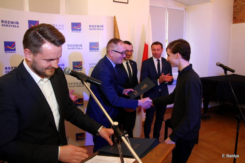 Stypendyści w ratuszu (zdjęcia)