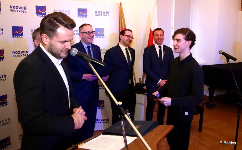 Stypendyści w ratuszu (zdjęcia)