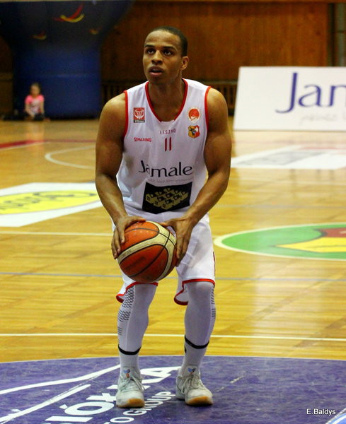 Pewna wygrana koszykarzy (zdjęcia)