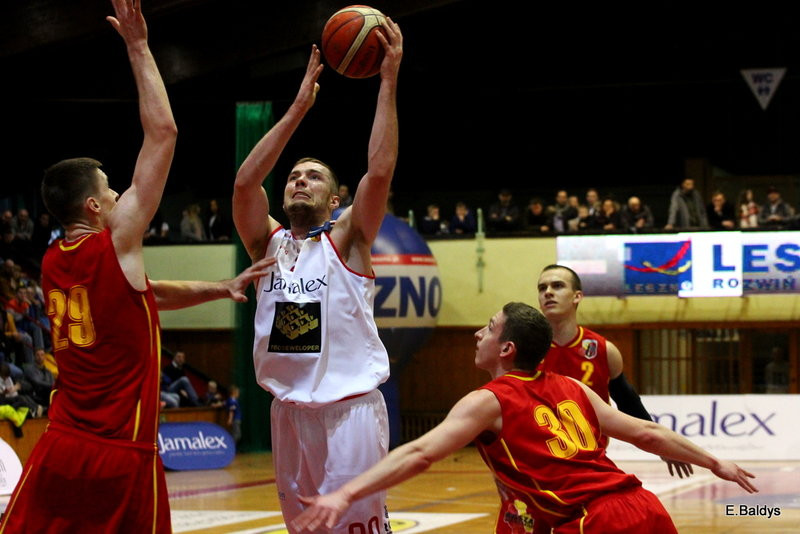 Pewna wygrana koszykarzy (zdjęcia)