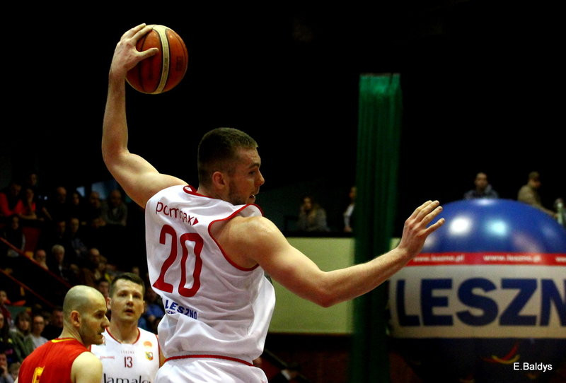 Pewna wygrana koszykarzy (zdjęcia)