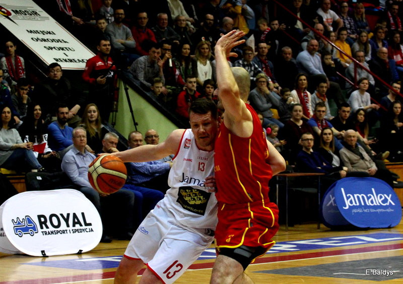 Pewna wygrana koszykarzy (zdjęcia)