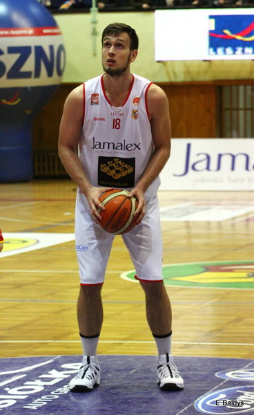 Pewna wygrana koszykarzy (zdjęcia)