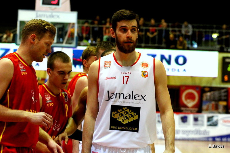 Pewna wygrana koszykarzy (zdjęcia)