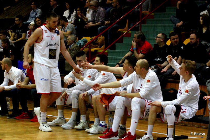 Pewna wygrana koszykarzy (zdjęcia)