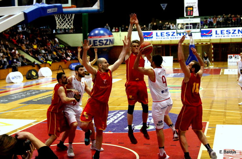 Pewna wygrana koszykarzy (zdjęcia)