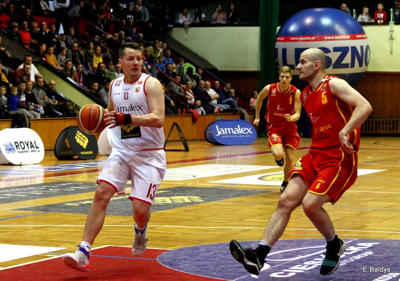 Pewna wygrana koszykarzy (zdjęcia)