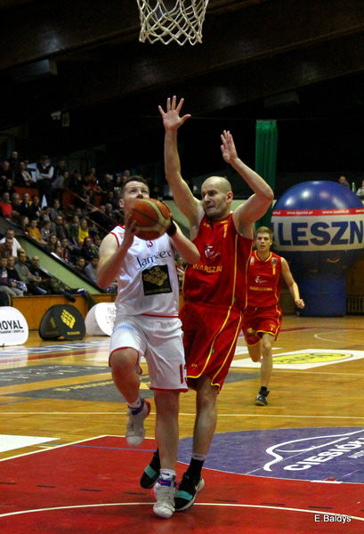 Pewna wygrana koszykarzy (zdjęcia)