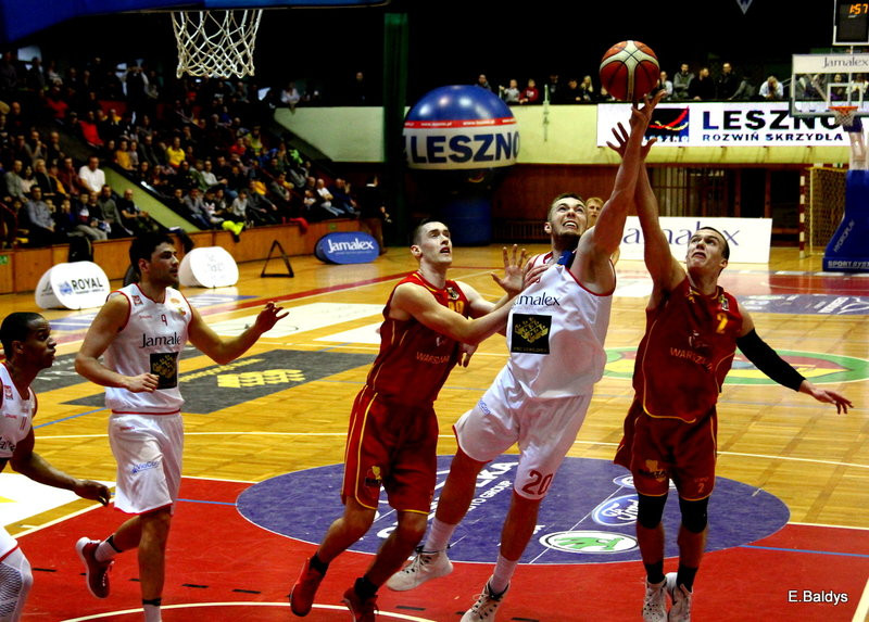 Pewna wygrana koszykarzy (zdjęcia)