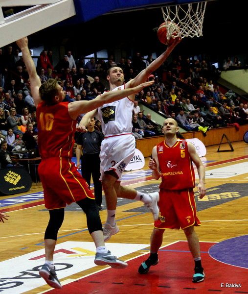 Pewna wygrana koszykarzy (zdjęcia)