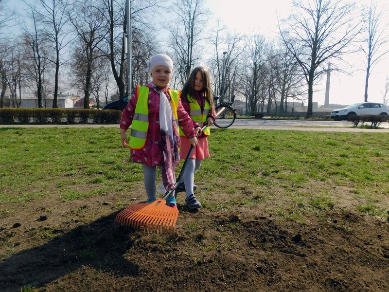 Łąka dla lokatorów hotelu dla owadów