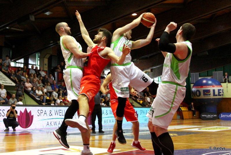 Znicz wyrównał straty (zdjęcia)