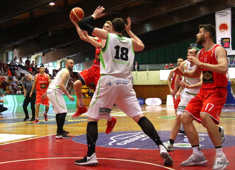 Znicz wyrównał straty (zdjęcia)