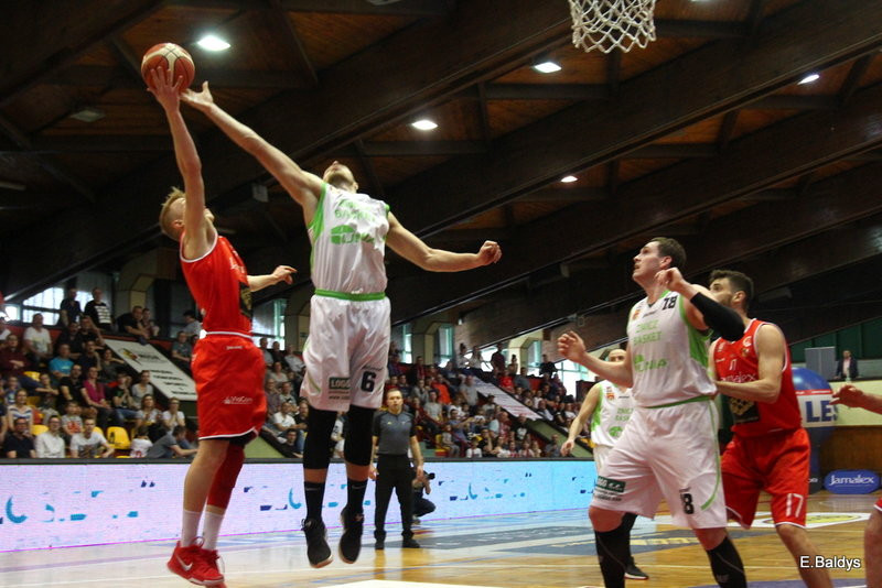 Znicz wyrównał straty (zdjęcia)