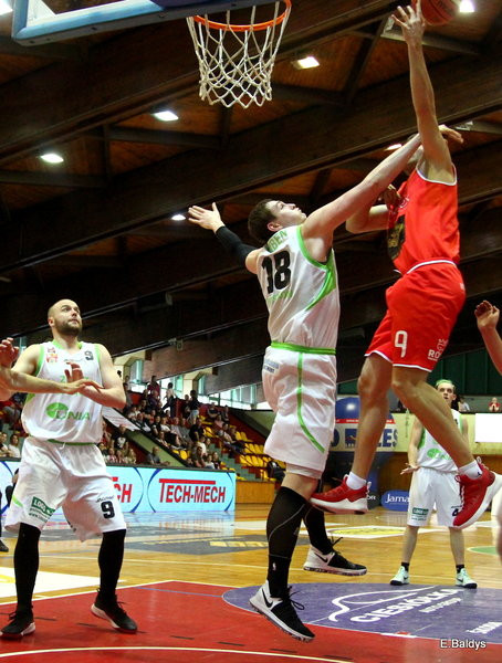 Znicz wyrównał straty (zdjęcia)