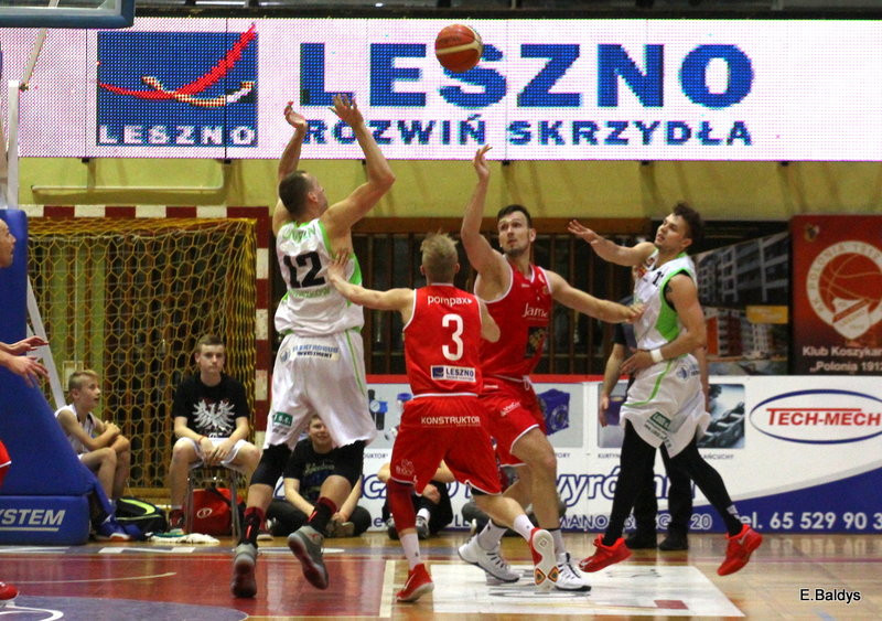 Znicz wyrównał straty (zdjęcia)