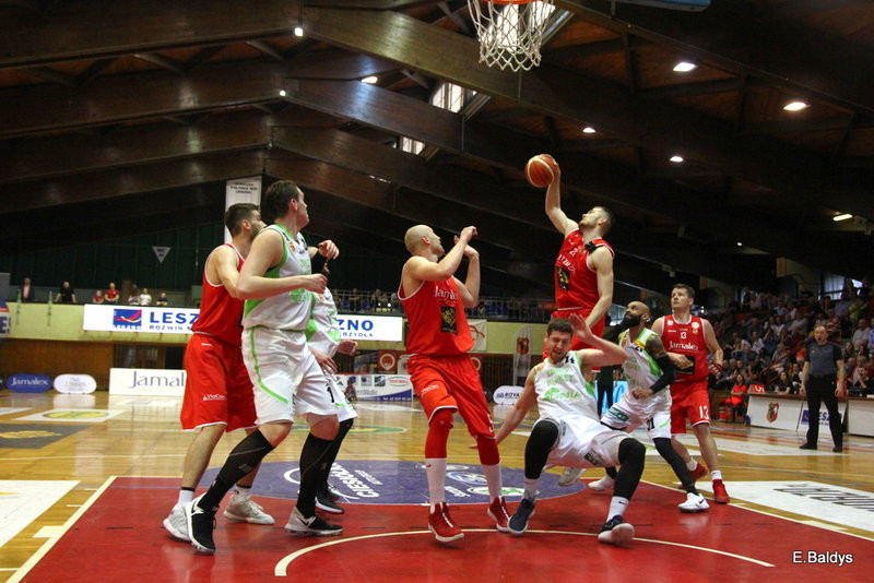 Znicz wyrównał straty (zdjęcia)