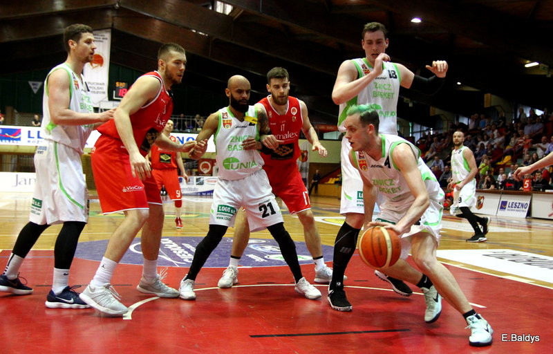 Znicz wyrównał straty (zdjęcia)