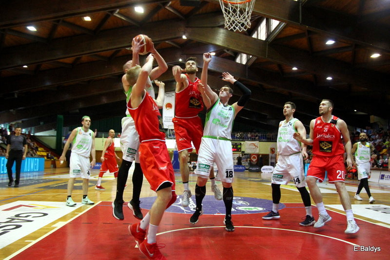 Znicz wyrównał straty (zdjęcia)