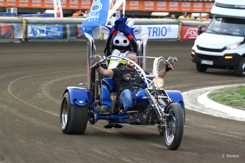 Stal była twarda (zdjęcia)