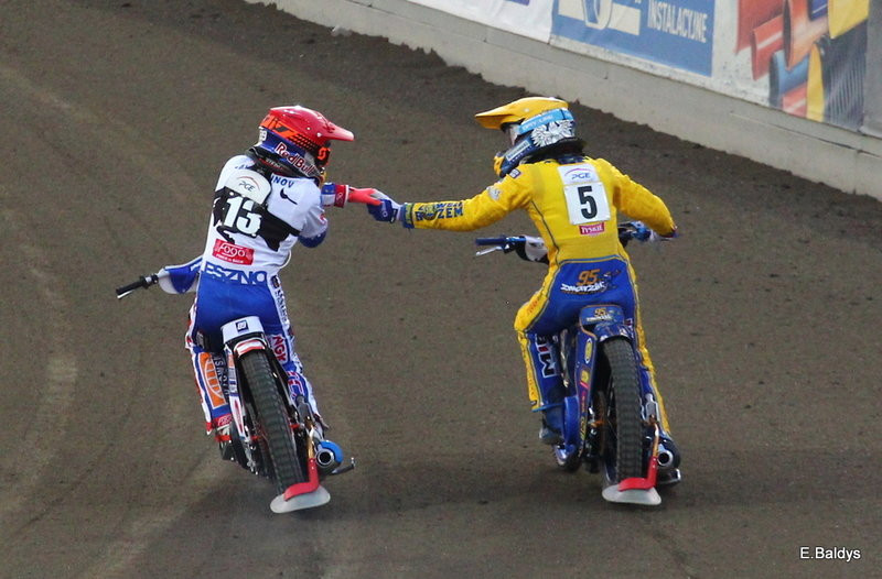 Stal była twarda (zdjęcia)