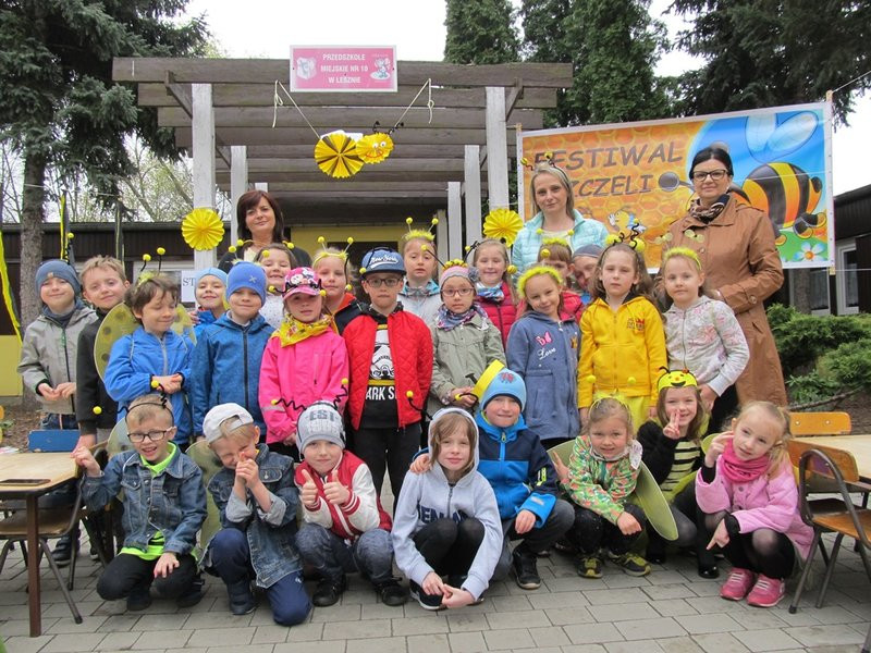 Atak pszczół w centrum Leszna (zdjęcia)