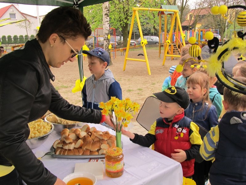 Atak pszczół w centrum Leszna (zdjęcia)