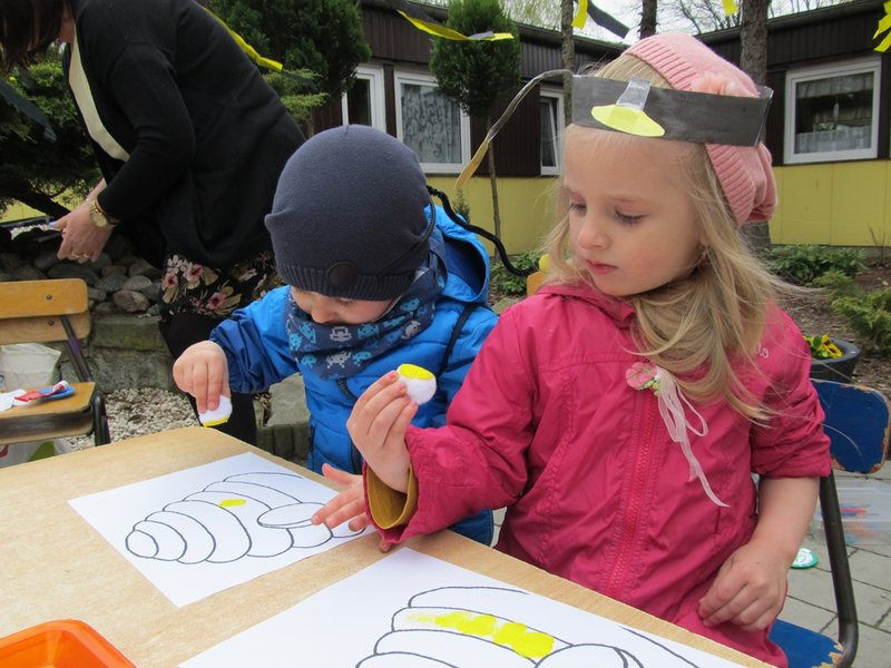 Atak pszczół w centrum Leszna (zdjęcia)