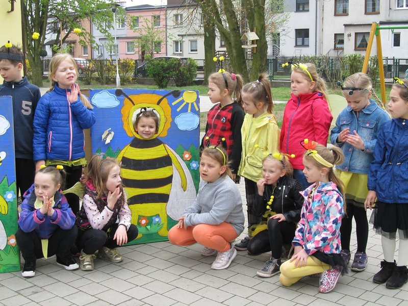 Atak pszczół w centrum Leszna (zdjęcia)