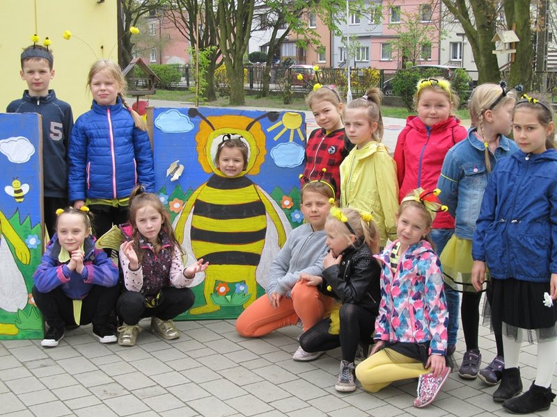 Atak pszczół w centrum Leszna (zdjęcia)