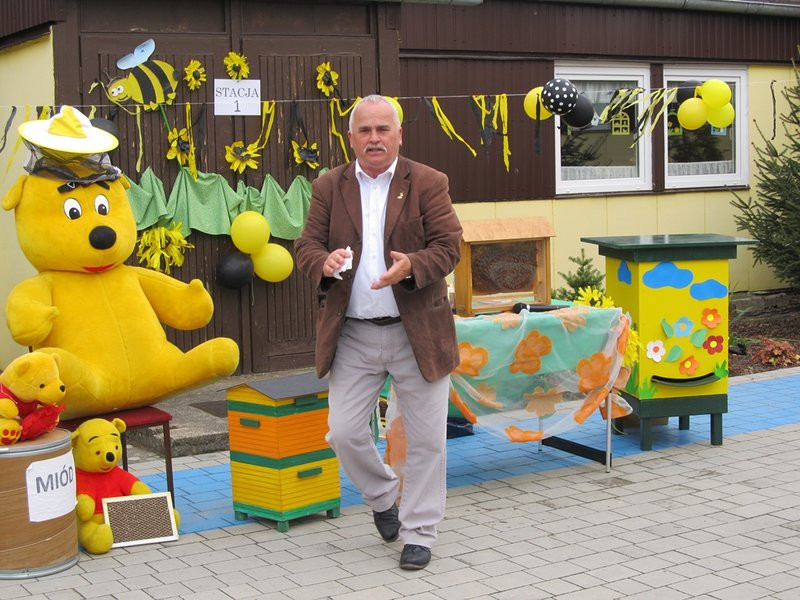 Atak pszczół w centrum Leszna (zdjęcia)