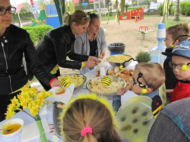 Atak pszczół w centrum Leszna (zdjęcia)