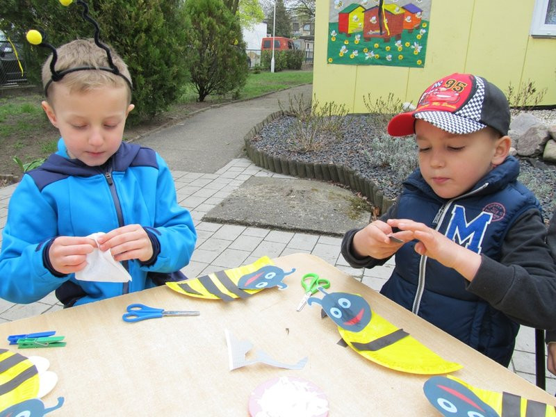 Atak pszczół w centrum Leszna (zdjęcia)