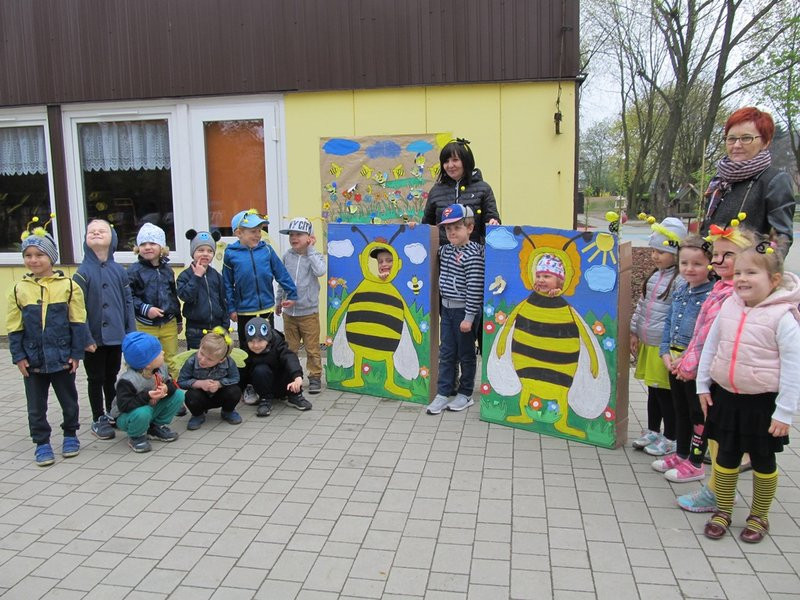 Atak pszczół w centrum Leszna (zdjęcia)