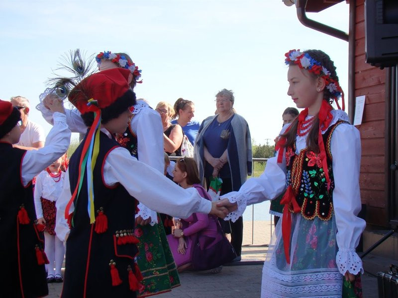 Biegli, szli z kijkami, jechali na rolkach (zdjęcia)