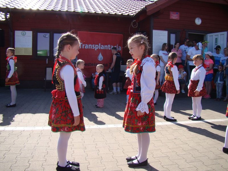 Biegli, szli z kijkami, jechali na rolkach (zdjęcia)