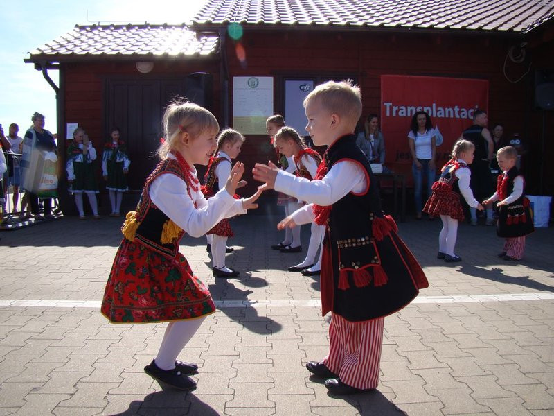 Biegli, szli z kijkami, jechali na rolkach (zdjęcia)