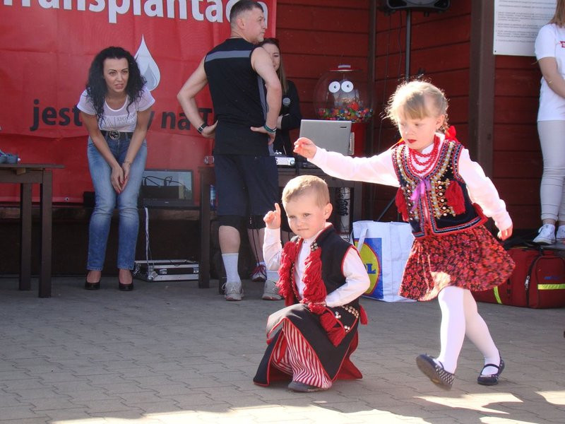 Biegli, szli z kijkami, jechali na rolkach (zdjęcia)