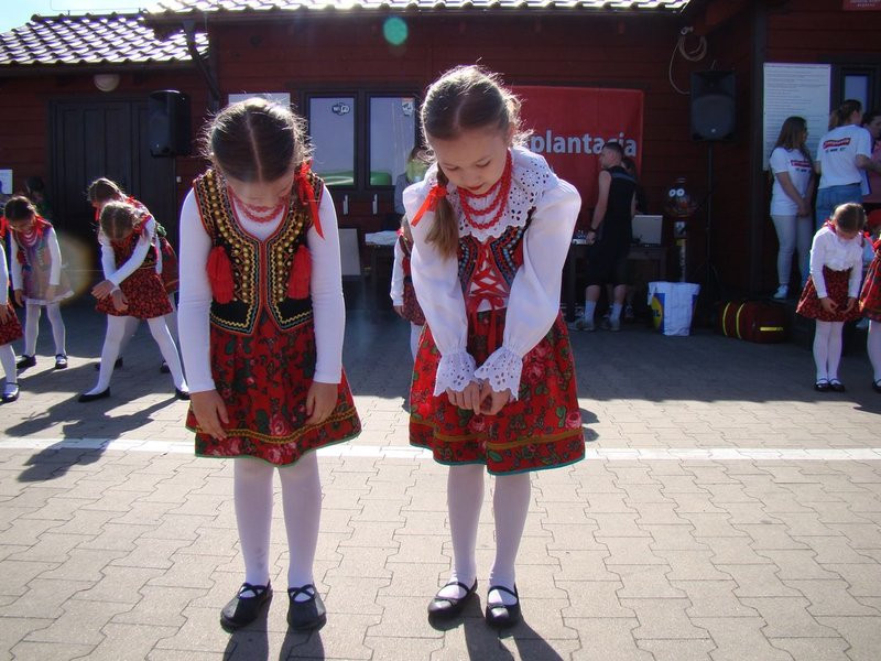 Biegli, szli z kijkami, jechali na rolkach (zdjęcia)