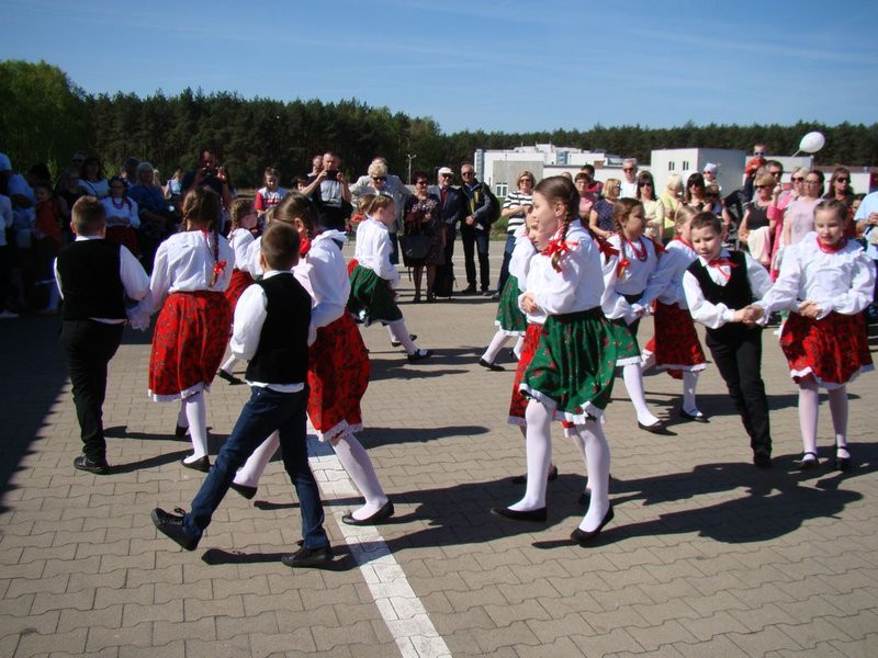 Biegli, szli z kijkami, jechali na rolkach (zdjęcia)