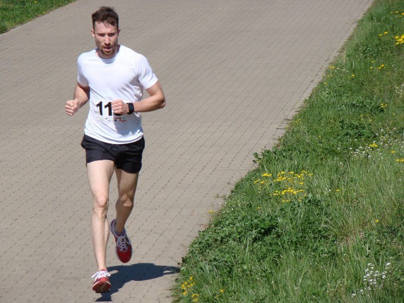 Biegli, szli z kijkami, jechali na rolkach (zdjęcia)