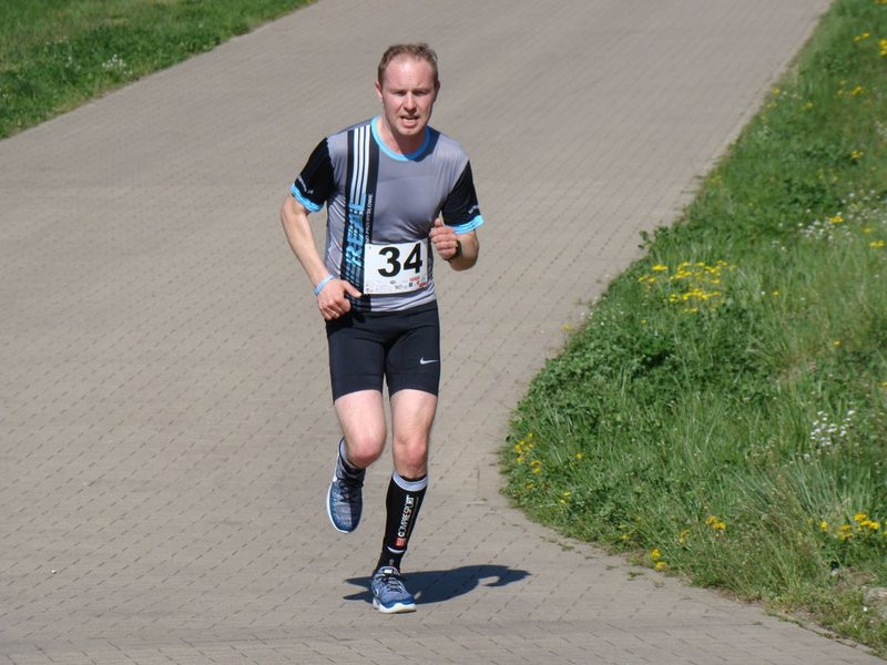 Biegli, szli z kijkami, jechali na rolkach (zdjęcia)