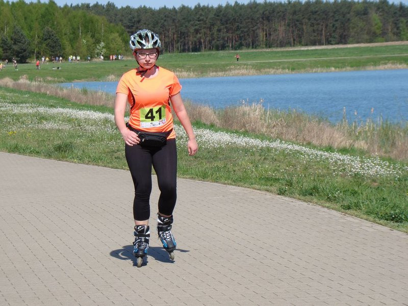 Biegli, szli z kijkami, jechali na rolkach (zdjęcia)