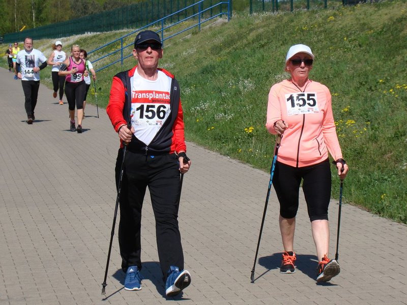 Biegli, szli z kijkami, jechali na rolkach (zdjęcia)