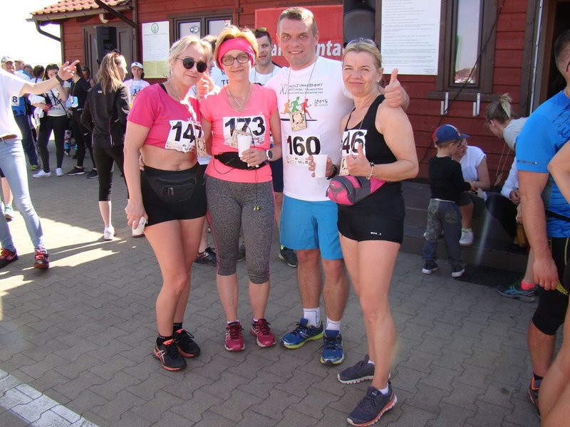 Biegli, szli z kijkami, jechali na rolkach (zdjęcia)