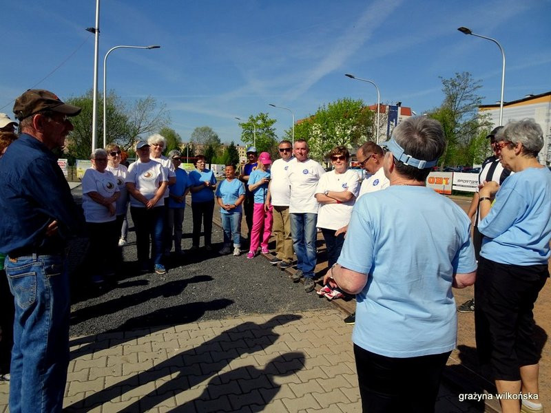 Seniorzy na bulodromie (zdjęcia)