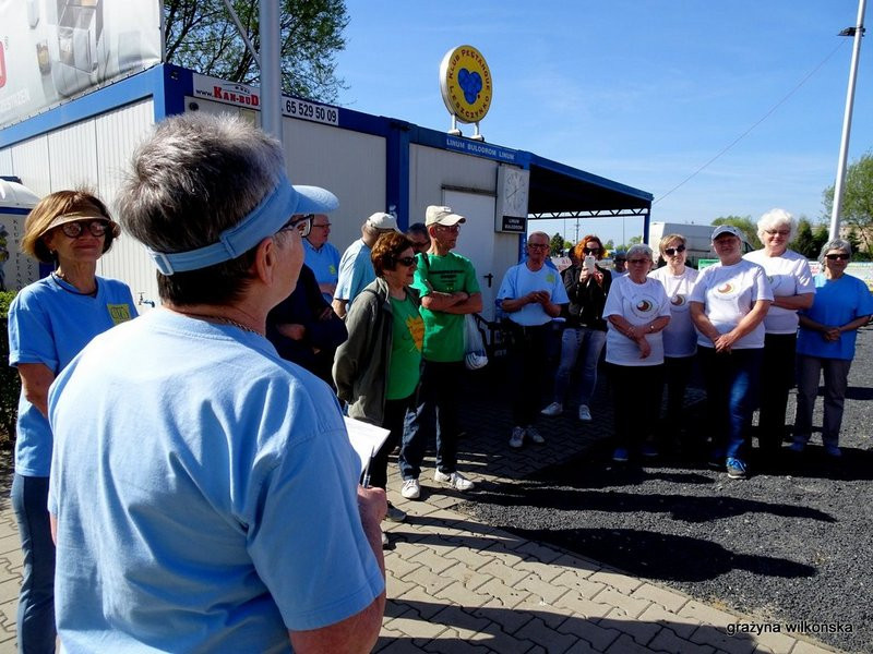 Seniorzy na bulodromie (zdjęcia)