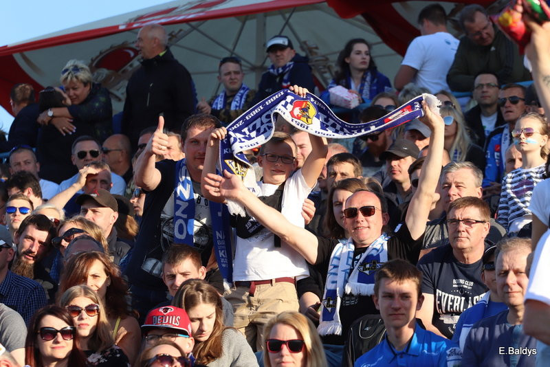 Kibice na meczu Leszno-Częstochowa