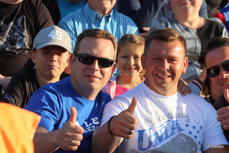 Kibice na meczu Leszno-Częstochowa